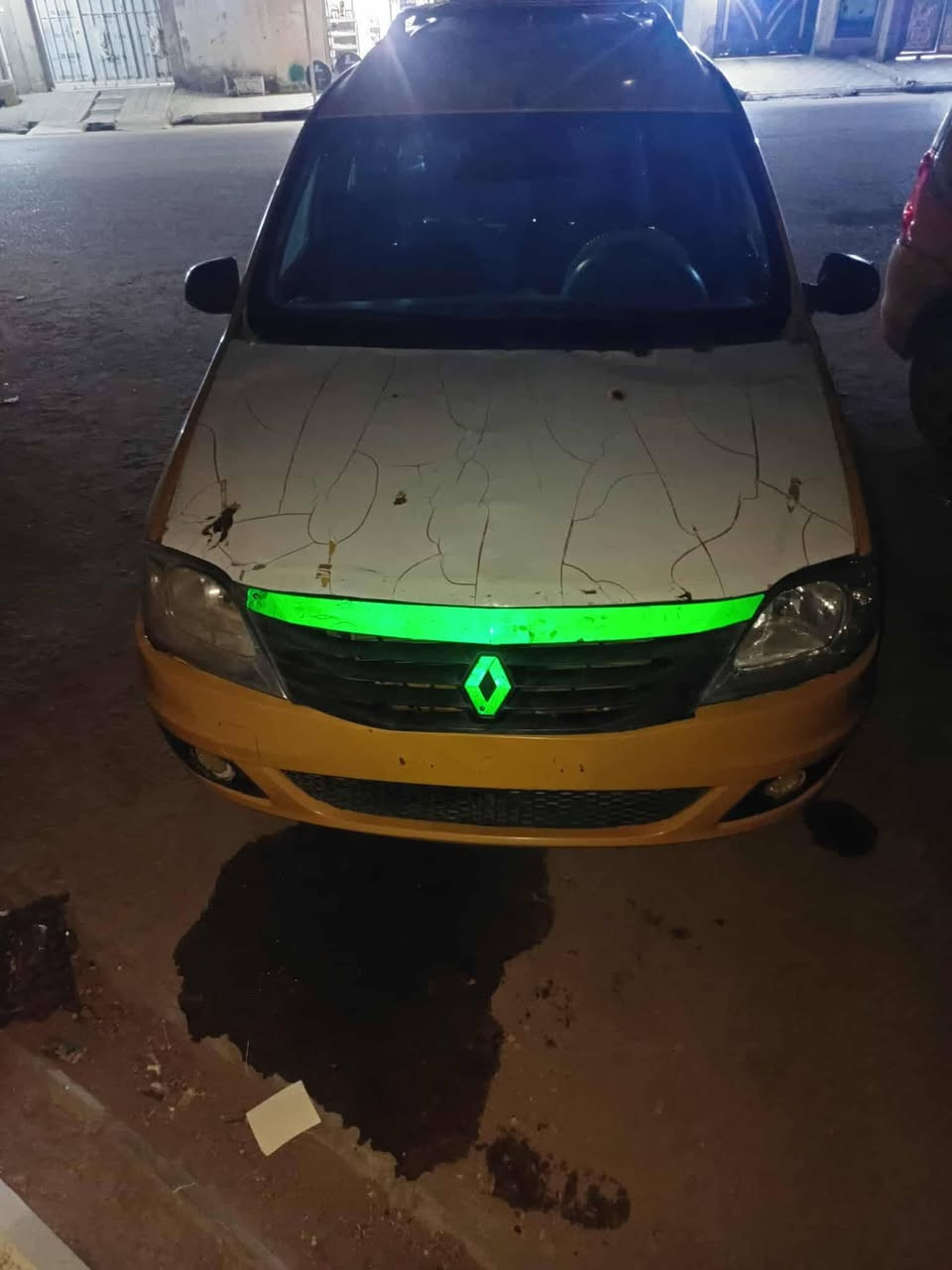 سلام عليكم سياره رينو لوكان سبعه راكب مديل ٢٠١٢ سياره نضيفه تخم تايرر ضفيره جديده بيهاا قاصرين سياره ماتداوركوم حديد سياره سعر ١٨ ورقه وبيهاا،، مجال مكلف بل نشرر رقم ***********،،،مكان سماوه،
