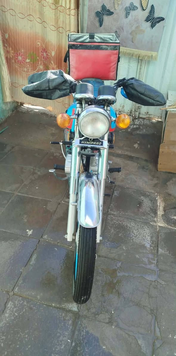 السلام عليكم دراجة أربعة كير وكيلها العارضي موديل 2022طالعة2023سنوية مداور شوكت ميعجبك سعرها مليون قفل ***********
