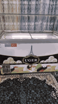 للبيع عارضه ايس اكريم تركيا  نظيفه جدا بعده ع الشركه للتواصل   ***********و***********
