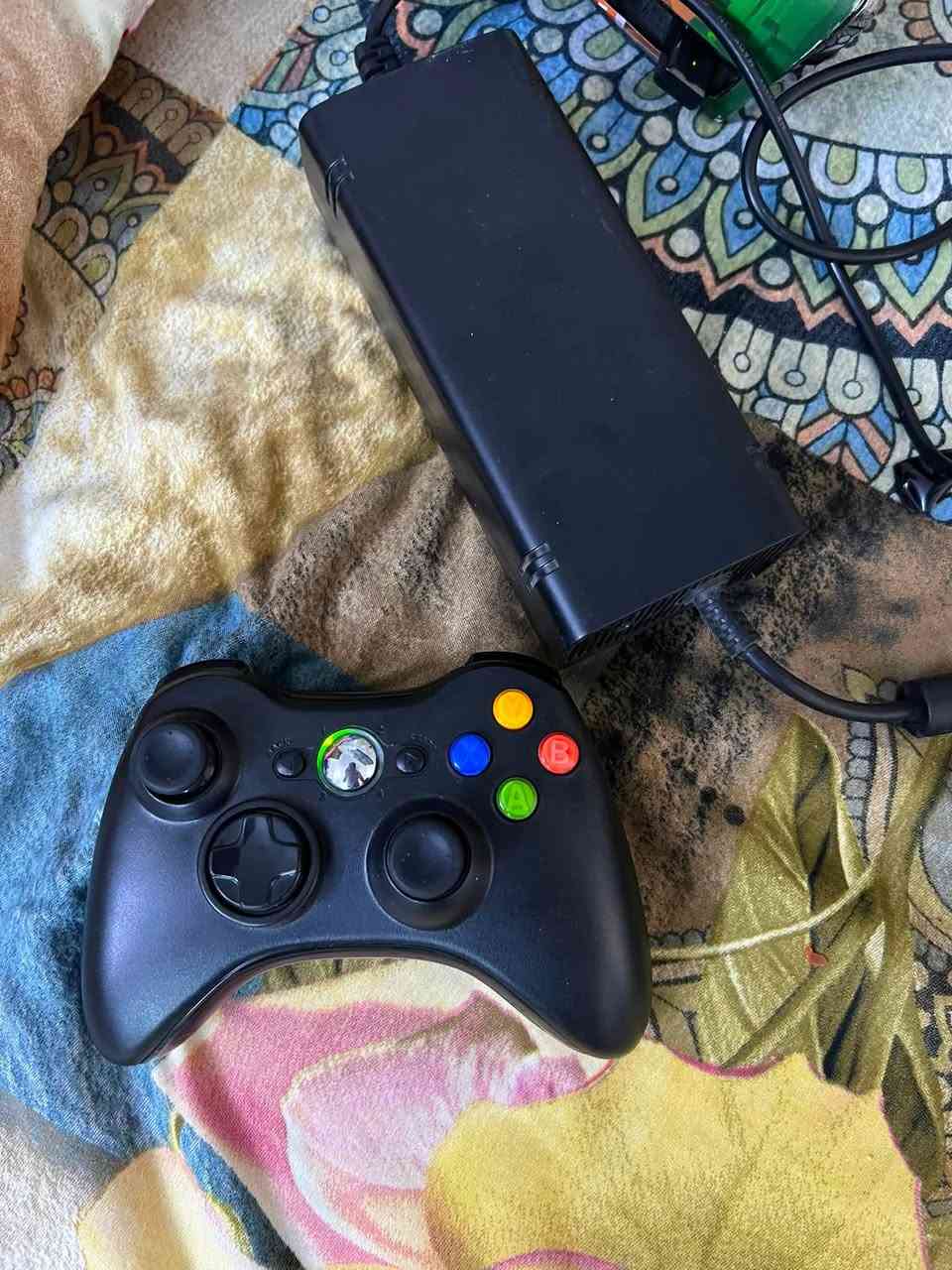 السلام عليكم للبيع  بلي
اكس بوكس 360 بلي نضيف من كل النواحي مهكر  السعر 95 وبي مجال اي استفسار الاتصال على الارقام التالية ويا يدات 2 ***********مكاني بغداد  الراشديه
