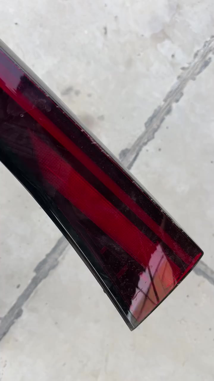 غراض  كي فايف امريكي k5 2025 

مسطرة خلفيه شغاله اضاءتها  وكامرتها ودكمة الجنطة وانطيك ضمان بيها 

فقط جامتها مكسوره شويه من جهة اليسره وموضح بالفديو

ودعاميه بلاديه امريكيه  مثل ما موضح بالفديو مع عدد 2 فسفوريات اصليات

***********
