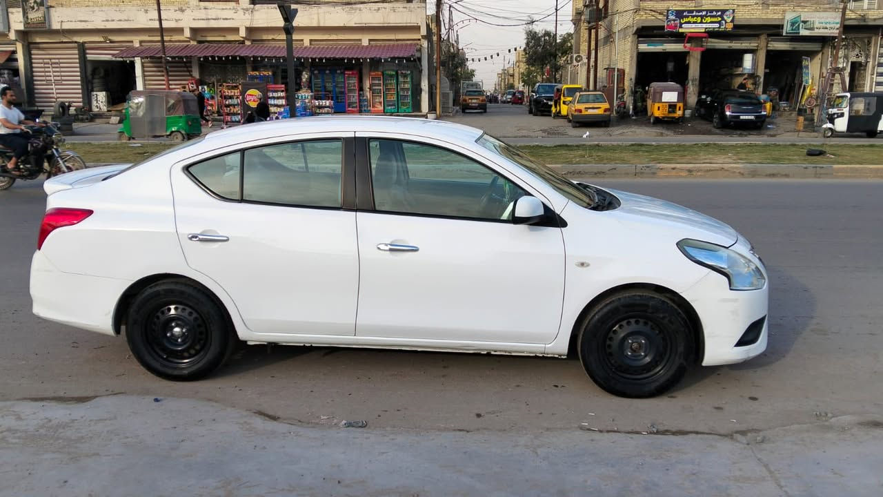 سلام عليكم نيسان سني هندي مديل 21سيارة حلوة ونصبتهة كير مكينة مكفول. تبريد تخم تاير جاهزة ترايك وين ماتريد بيهة أربع قطع صبغ ب 93 وبيهة مجال للشراي الاستفسار تواصل مع صاحب رقم مكلف بل نشر 

***********
