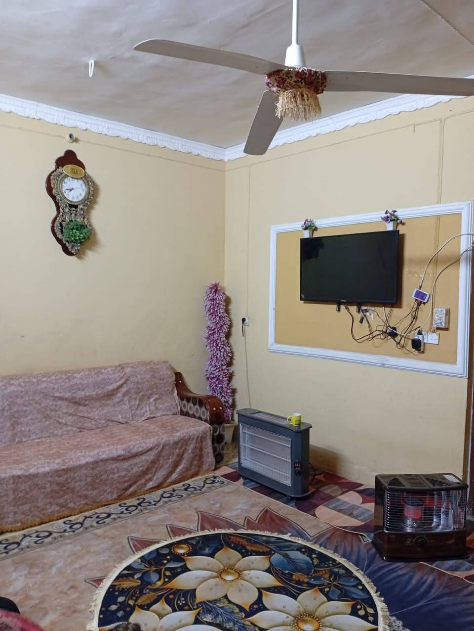 بيت للبيع طابو زراعي سند 25 الموقع المحاويل حي الأسرى قرب نهر المحاويل المساحة 230 م تفاصيل البيت مذكوره داخل المقطع الفيديو .. السعر 70 قابل للتفاوض للاستفسار الاتصال على الرقم الهاتف ***********
