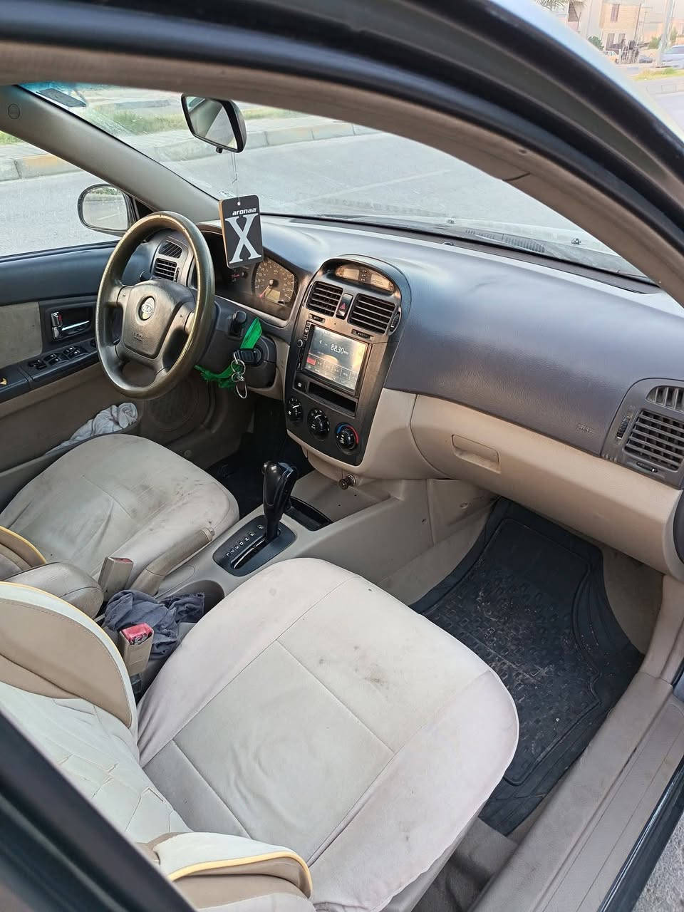 سبكتره مديل 2006 محرك وكير حداديه و تخم تاير وتبريد ثلج كله جديد حادثه بصيط بالداير الخلفي فقط السيارة مصبوغه عام للجماليه سعر 78 العنوان كربلاء حي الحر ***********
