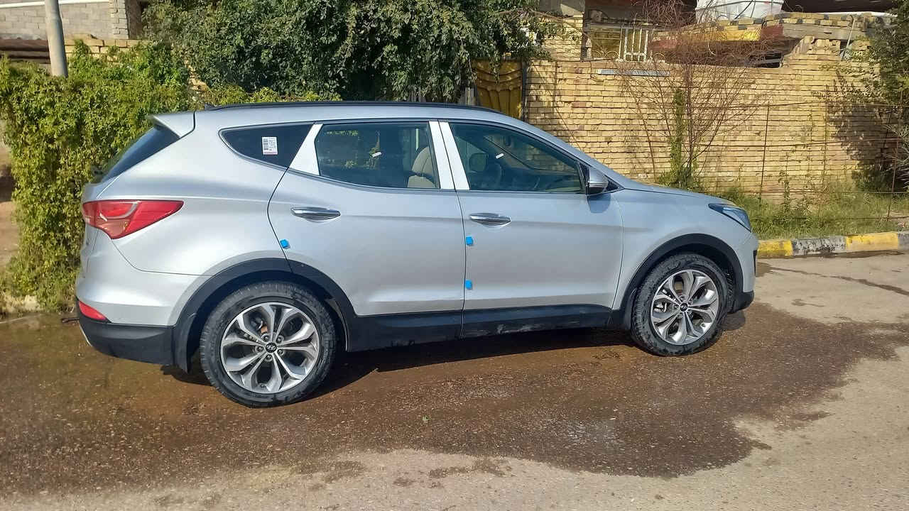 السلام عليكم سنتافيه خليجي موديل ٢٠١٥ مكفوله من الضربه بيها رشات صبغ محرك ٦ سلندر ٧ راكب فول مواصفات السعر ١٦٤ رقم التلفون *********** مكان ميسان المجر الكبير
