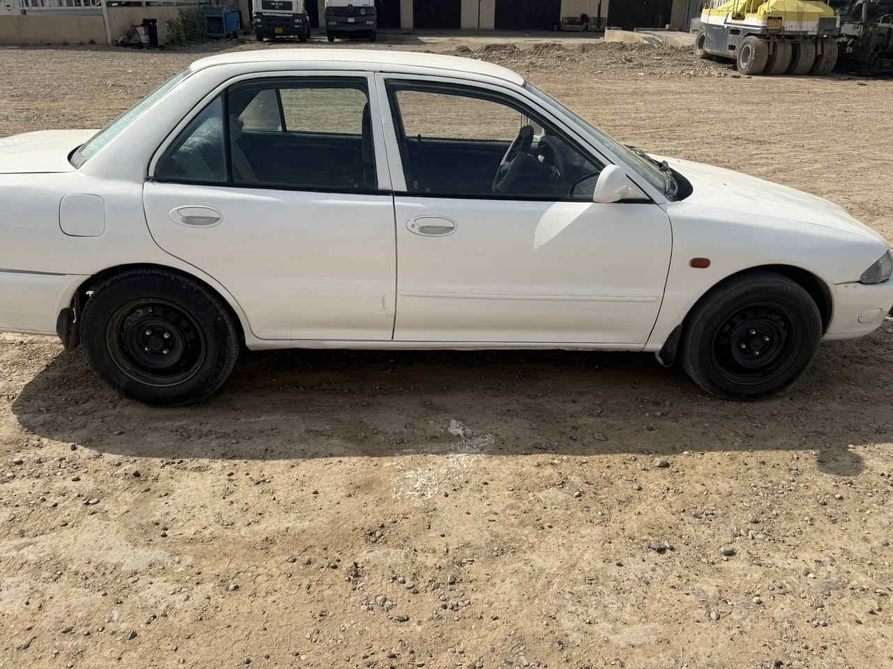 السلام عليكم مكلف بالنشر سياره للبيع
نوع بروتون موديل ٢٠٠٢ رقم بغداد انكليزي   مكينه وكير مكفولات شرط على فحص وين ميعجبك سياره صبغ عام بدون دواخل 
سياره خير من الله
 السعر 38 وبيها مجال حك الجيه 
***********
 العنوان صلاح الدين /الدجيل
