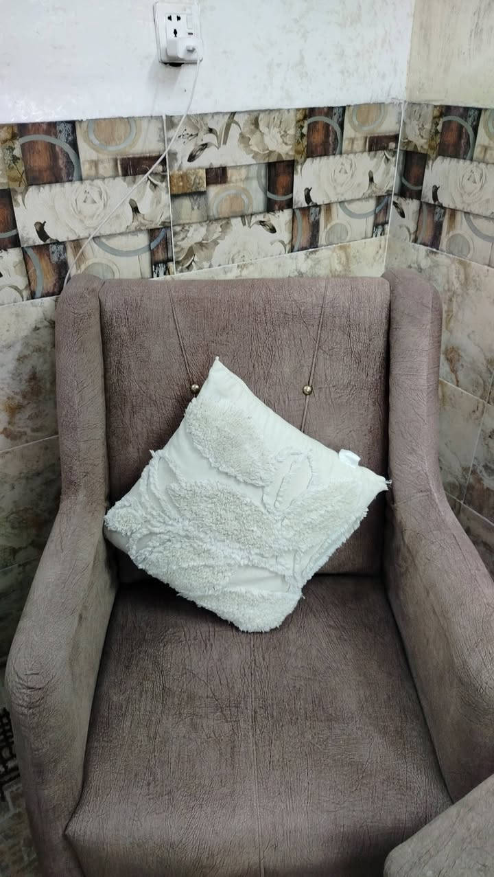 تخم 10 مقاعد اخو الجديد نضافة 100٪ كما موضح بالصورة سعرة  650 العنوان بغداد شارع الجزيرة منطقة الاصلاح مقابل بوب الشام
اتصال وواتساب ***********
