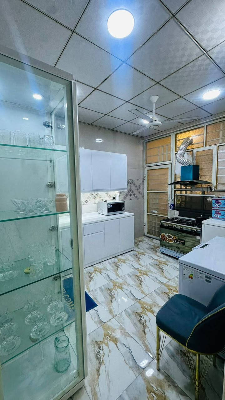 يالله 
بيت زراعي للبيع منطقةالصخيين بعد الجسر 
مساحه ٣٠٠متر عرض الشارع ١٥متر كافة الخدمات ماء كهرباء ومجاري 
الأساس رباط صب البناء طابوق السقف عكاده 
يتكون البيت من غرفتين وصالة واستقبال ومطبخ وصحيات داخلية وخارجية وحديقه +كراج
لل استفسار اتصل على 
***********
