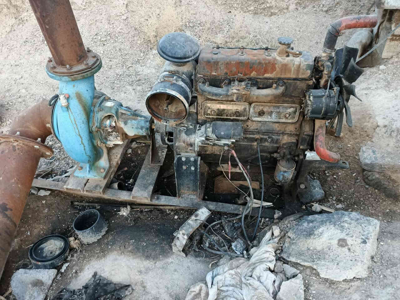 محرك بيركنز خنزيره ثمانيه في سته معه بوري  البيع لمكان رمادي ***********
