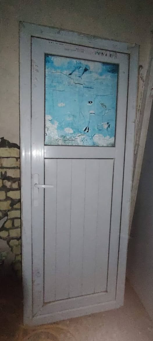 بيبان حديد٣ وببيسي ٢ للبيع الباب الوحده ب ٥٠ ليحب يخابر ***********

