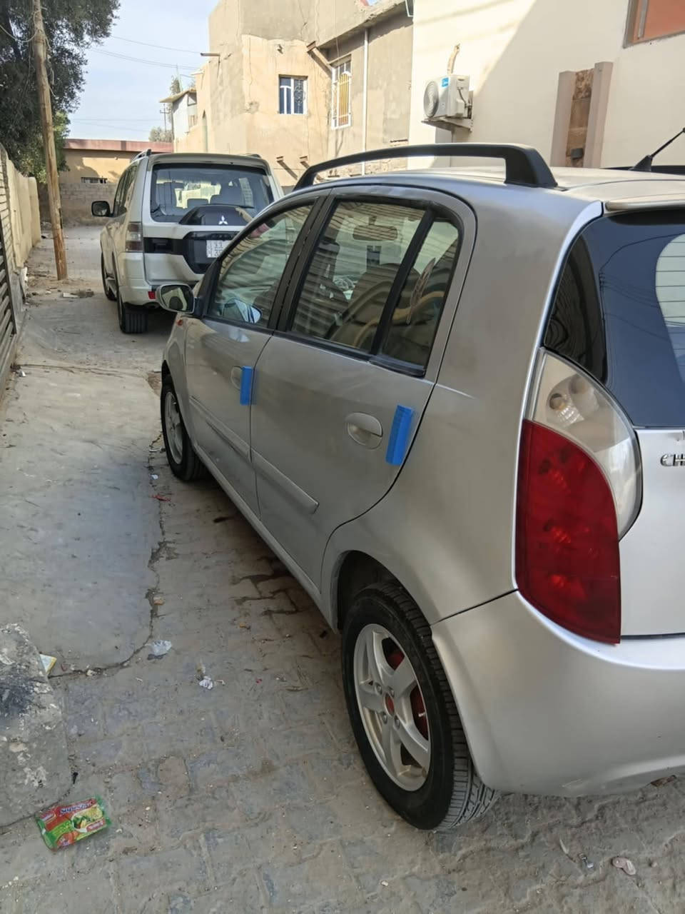 سلام عليكم لبيع شيري ٢٠١٣مكفول من الضربه وصبغ ولبارد كير ومحرك مكفولات كيراتوماتيك ماشيه ٦٠الف تخم تاير جديد السعر ٢٥وبيهه مجال بسيط ***********
