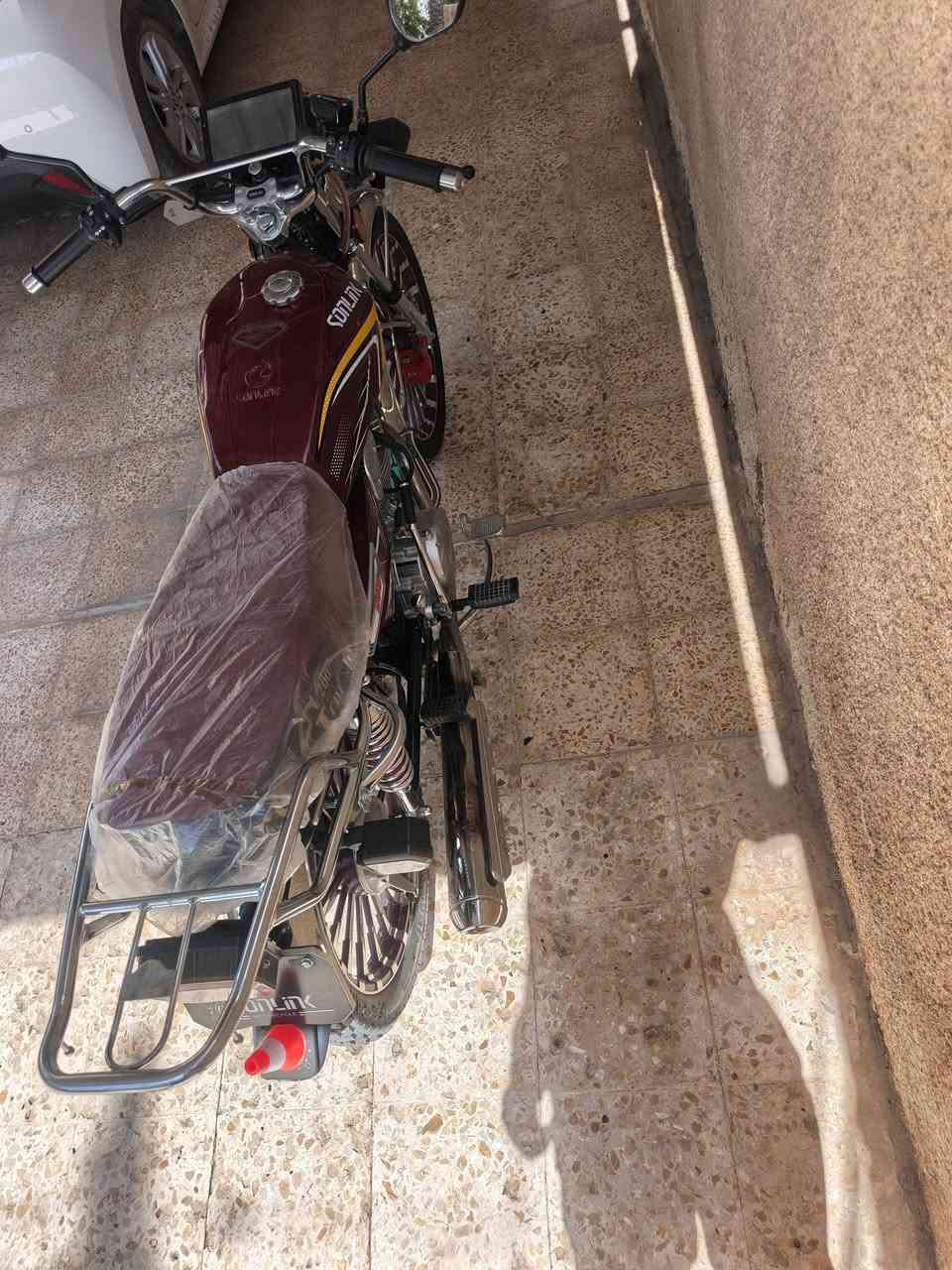 سلام عليكم موديل 2025بعده أخو الزيرو النضافه كدامكم ماشي 72سعر 800بي مجال بسيط رقم صاحب الدراجه ***********
