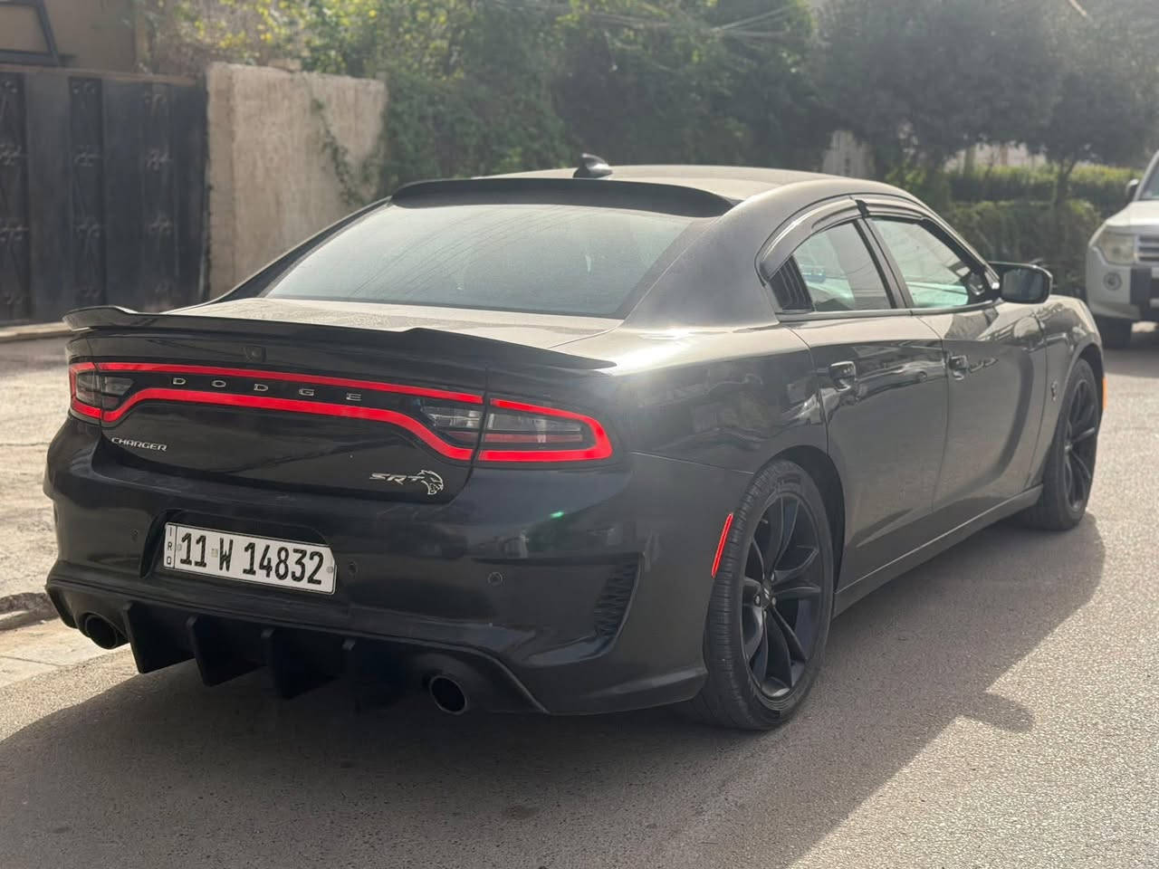 السلام عليكم 
جارجر sxt موصفات gt شاشه جبيره كار بلي موديل 2018 اصل
ملاحظة السيارة احلا من الصور بلحقيقة
بلاش جوه السوك بلعافية ع ياخذه رقم بغداد بأسمي تحويل ثاني يوم
محرك 3600 بلادي كفاله محرك كير حدادية بلباكيت تخم تاير بلباكيت
مواصفاتها
شاشه كبيره
شفتات ستيرن
تشغيل عن بعد
ويل كب 20 سكات اصلي
سوبر تراك باك
دكمه سبورت
الإضافات
لحية امامي
حيه جانبي دفيوزرات
سبايدر قطعتين
زعانف اماميه
تهبيط
برمجه السيارة مصروف عليه بلعافية ع ياخذه
ماشيه 52 الف فقط السيارة ممتعوبه ابد
الحادث فقط سرقة محرك وشاديله مكينه جديده وبيها كلير جاملغ ورا فقط بدون ارباك بدون شواصي كله كفاله بشرط
السعر جوه السوك 177 وبيها مجال بسيط حك الجيه ماكو هيج سعر بلعافية ع ياخذه ما اكطع سعر ب تلفون يولد المو شراي لا يتصل ويتوعد فدوه بلعافية ع ياخذه وكل 
مكان السياره صلاح الدين الضلوعيه 
رقم ***********
