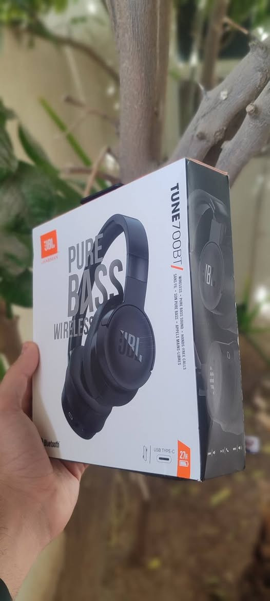 JBL TUNE 700BT 🎧🔥
انغمس في التفاصيل.. ولا تدع شيئاً يزعجك 🎧✨

- ​مع سماعة JBL Tune 700BT، أنت لا تسمع  فحسب، بل تعيش اللحظة. بفضل تصميمها الذي يغطي الأذن بالكامل (Over-Ear)، ستحصل على عزل طبيعي وصوت غني بجهير JBL Pure Bass الأسطوري.

- ​راحة بلا حدود: وسادات أذن ناعمة جداً تجعلك تنسى أنك ترتديها.

- ​طاقة تدوم: بطارية تصل إلى 27 ساعة من المتعة المتواصلة.
​شحن في لمح البصر: 5 دقائق من الشحن تمنحك ساعتين من الاستماع.

​تحكم ذكي: أزرار مدمجة للتحكم بالمكالمات والمساعد الصوتي بضغطة واحدة.


**إذا كنت صاحب هذا الإعلان وتريد حذفه لأي سبب، رجاءا أرسل رسالة إلى الدعم الفني**