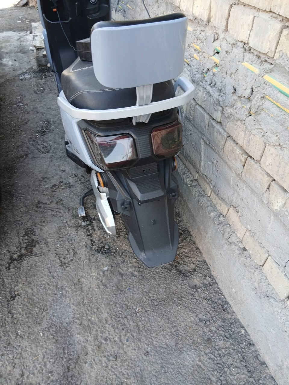 سلام عليكم درجه شحن من نوع ماتركس موديل 24 درجه نضيفه مابيه كل نقص6 بطاريات تمشيك 50 كيلو اضويه ĹED نضام بك شاحنه مالته البلديه درجه كله بلديه بريكات أمامي خلفي شغال نضم دسك مكاني حي القاهره سعر 550 وبيه مجال بسيط  للاستفسار ***********
