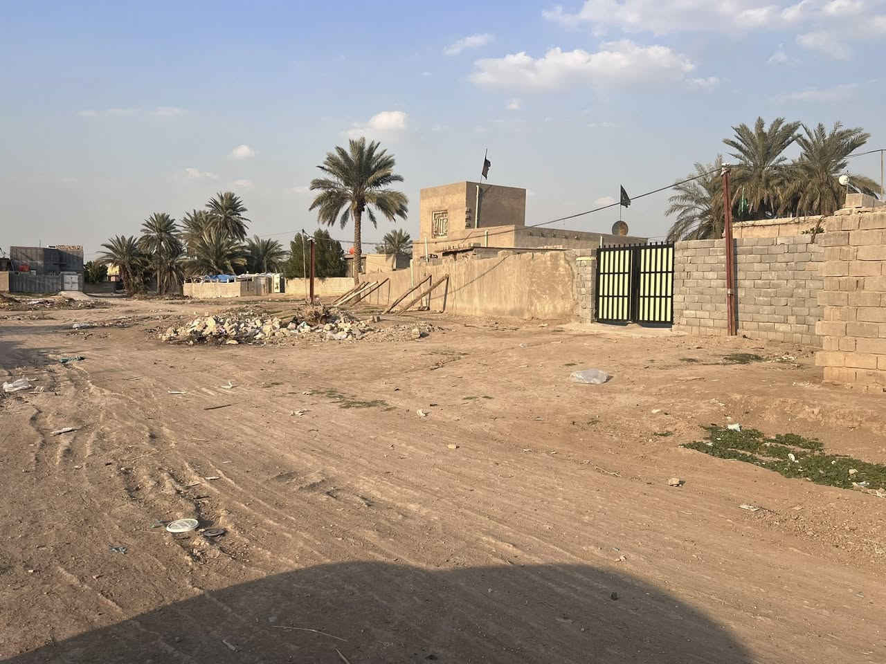 سلام عليكم قطعة للبيع مساحته 200متر طابو صرف بسم شخص واحد الواجه  7.5 والنزال 26
العنوان حله شارع 100تبعد عن شارع العام 400متر بيع مستعجل ابسعر امناسب 50وبي مجال قليل ولاستفسار اكثر مراجعت مكتب بهاء الجشعمي اللعقار العنوان المكتب حله شارع ميه قرب جسر المشاه 
‭0782 568 1268‬
