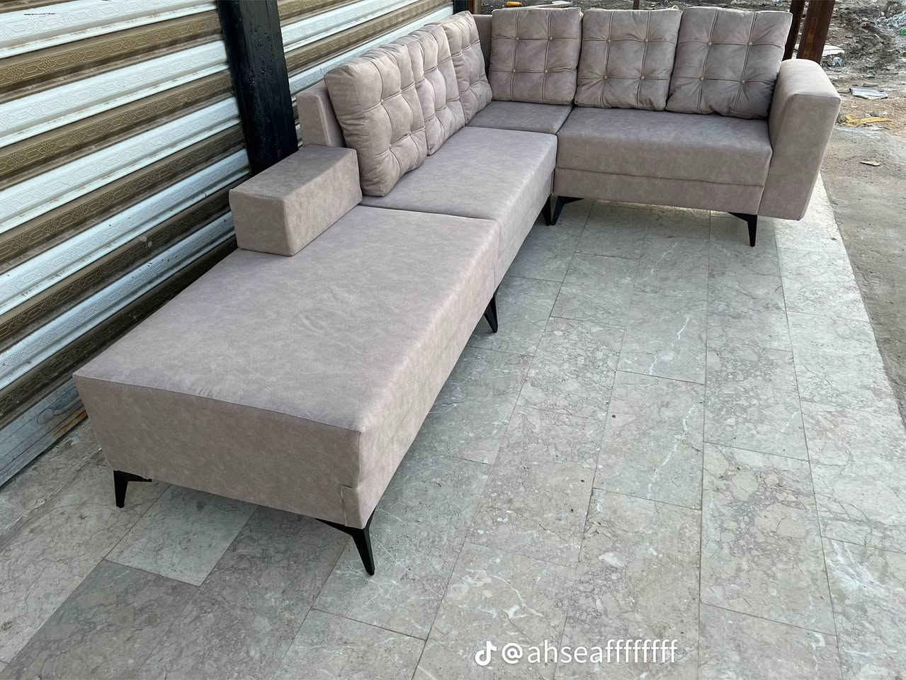 #لتغرك #الأسعار #انتبهوا #شغلنا #مو_سوكي ضمان حقيقي ٥ سنوات ب ٤٠٠ الف عروض خاصه انتبه 🤔🤔 ١٠ مقعد خشب چام روسي اصلي  اسفنج مميز درجه اولى قماش تركي 🥰🎁🎁+🎁🎁🎁كل هذا   عنوانه بغداد مدينة الصدر     توصيل 🚚 داخل بغداد / وكافه  المحافضات بسعر مناسب احصل عليه الآن وامنح منزلك الفخامة التي يستحقها!  ع للحجز ارسل صوره الموديل والعنوان والاسم والرقم لتثبيت الحجز/ مراسله ماسنجر فيس او واتساب او الاتصال على رقم ***********
