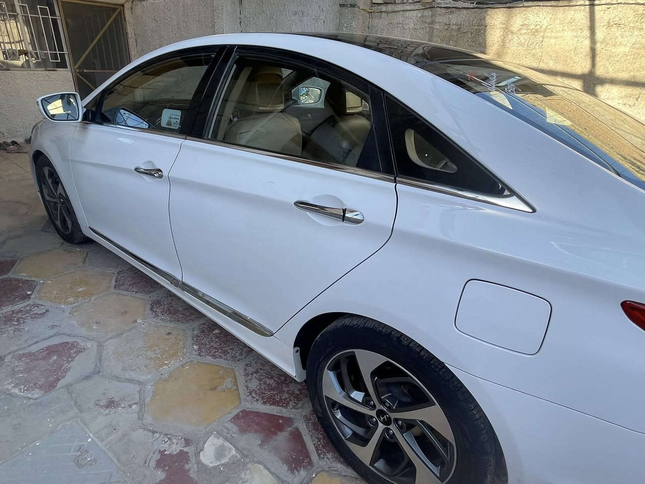 سلام عليكم ...
هيونداي سوناتا..خليجي مضلع 2011 
فوول مواصفات
محرك 2400( دووش المرغوب) 
سقف اسود بانوراما
بصمة تشغيل + بصمة دخول ابواب
تحكم ستيرن جهتين + تحكم مقاعد كهربائية 
الگير Auto + عادي 6 نمر
مانع انزلاق ABS
انظمة قيادة متعددة
شاشة اندرويد +شاشات بالكشنات 
اشاير مري جانبي
مري جانبي شفط
تدفئة تبريد قطعتين
سنوية ل 2030 باسمي 
117$ و بيها مجال بسيط


**إذا كنت صاحب هذا الإعلان وتريد حذفه لأي سبب، رجاءا أرسل رسالة إلى الدعم الفني**