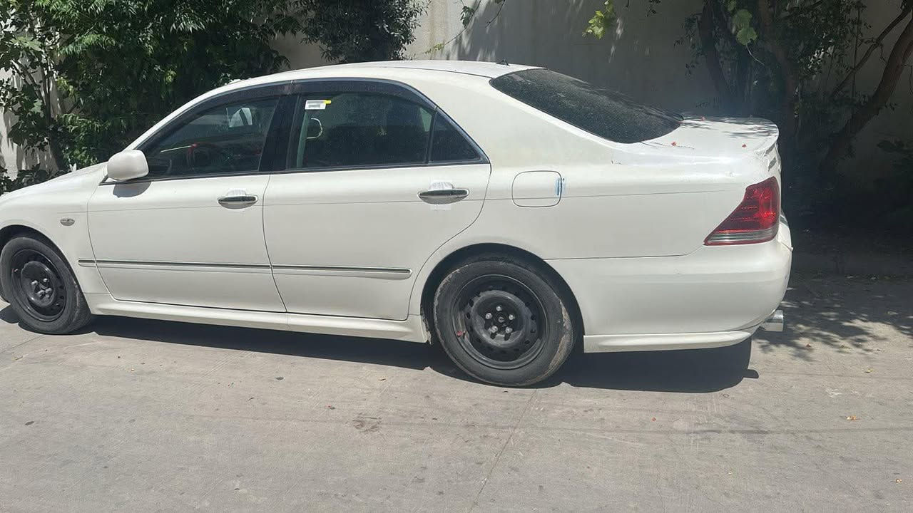 سەرەتا بە ناوی خوا
شاهینەی موس 182
مۆدێل 2005
گێڕ و مەکینەی بە شەرت
تەبریت لەسەر سویچ
کامل مەسرەف کراوە
کەڤەر نەگۆڕاو
نرخی 60 وەرەقە و مەعامەلەیەکی کەم
ناونیشان سلێمانی 
***********
