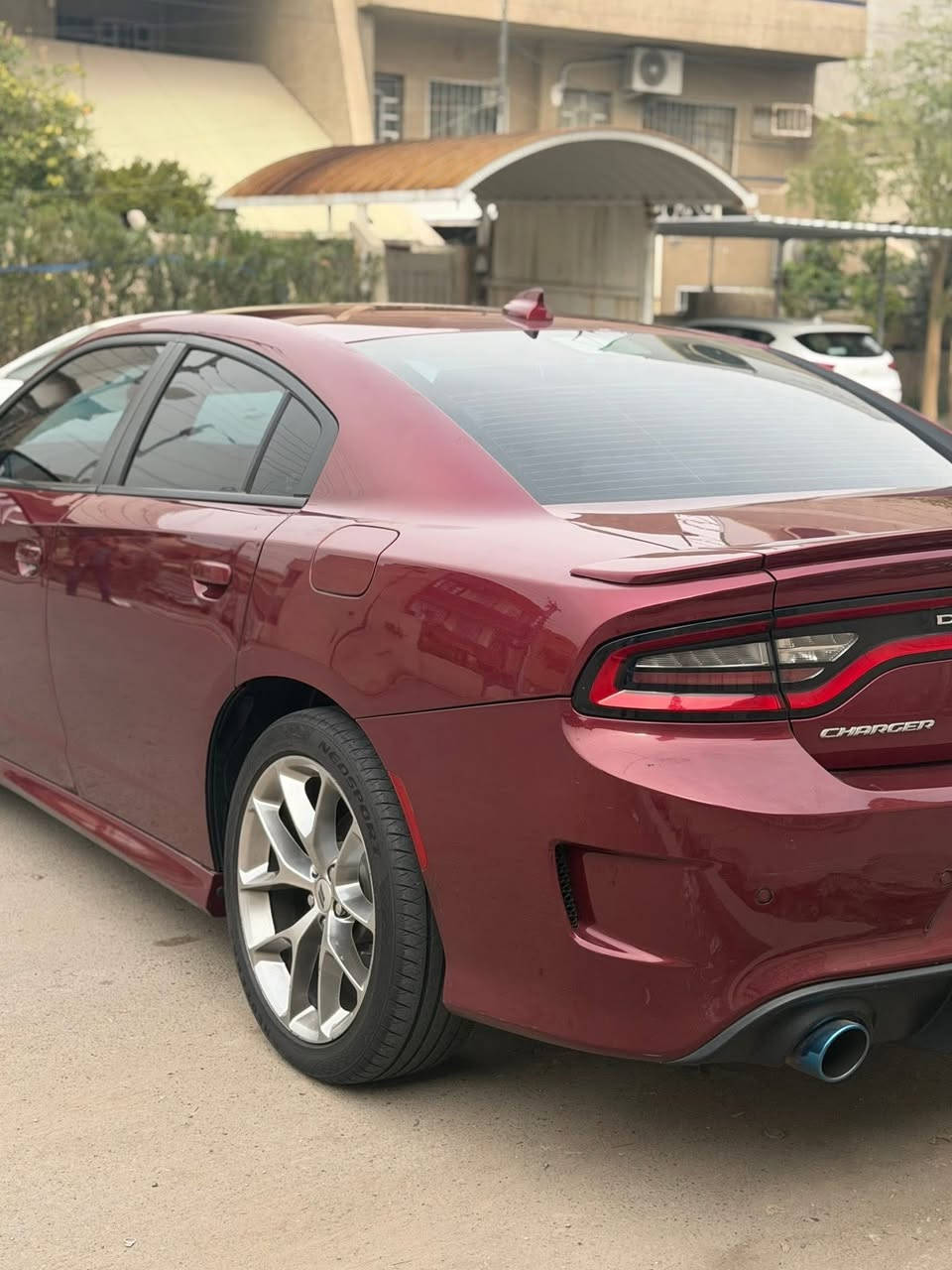 سلام عليكم شباب جارجر 2020 القطعه الوحيده ابغداد يعني شي نادر تلكي هيج مواصفات بلجارجر  كلش مميزه فول مواصفات 1/1 vip رادار امامي ستيرن كهرباء كشنات تدفئه وتبريد استيرن كذالك تدفئه وتبريد سستم دمام 12 سماعه ودمامات 2 الباين يعني تتعب تلكي هيج مواصفات ماشيه 24 السياره حادثه مال امريكا  فقط جاملغ امامي وحافه البنيد طخته تعتبر كلين تايتل لا لغد ولا شاصي شرط الفحص وين ميعجبك افحص بلاضافه الى رقم جديد وهزه جديده وسنويه جديده الى ال2030 لاستفسار الاتصال على الرفم ***********
