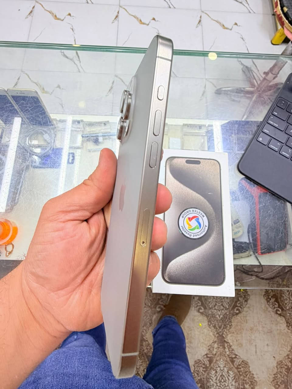 ايفون 15 برو ماكس الماستر AAA
شرق اوسط بطارية 89 
ذاكرة 256 وملحقاته كاملة نظافته ١٠٠/١٠٠  
((( السعر ادخلي خاص اكتبلي تم ويجيك السعر مباشرة ❤️‍🔥❤️‍🔥❤️‍🔥❤️‍🔥 )))
وشعندك للبيع او مرواس او تشتري كلشي نستقبل راسلني عالخاص عنواني النجف 
*********** رقمي هذا للاستفسار
