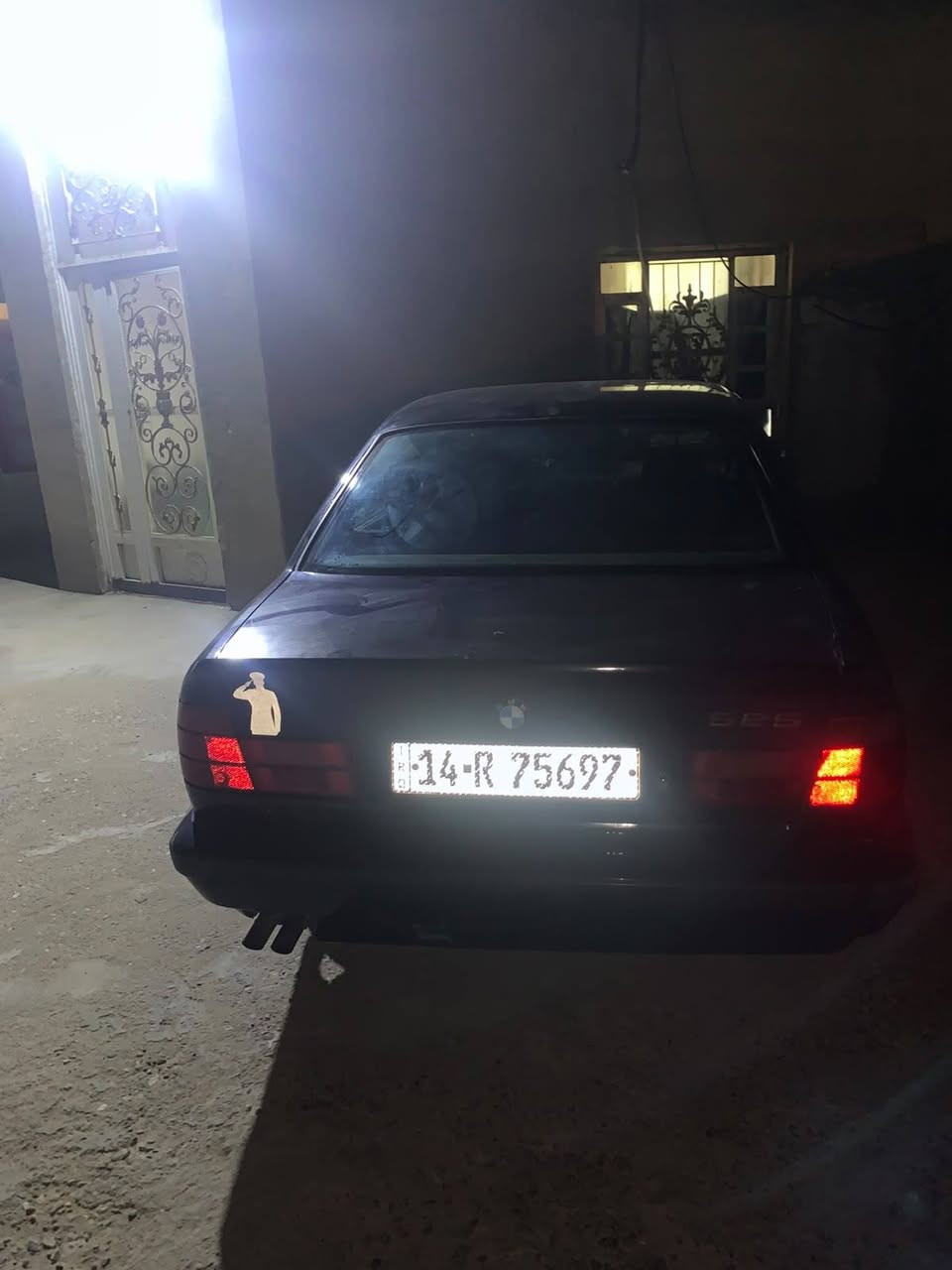 بيئم ٥٢٥ مديل ١٩٩٣ محرك وكير ضمان تبريد شغال تخم تاير كهربائية شغاله لون ازرق غير محدد رقم بصرة انكليزي والباقي شوف العين السعر خاص تليفون *********** بي واتساب العنوان بصرة النشوة الزريجي
