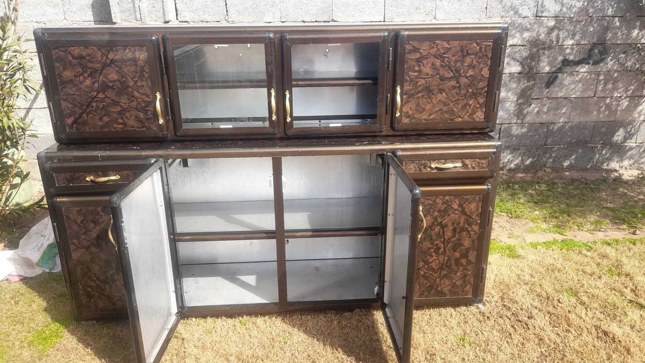 كاونتر المنيوم الأصلي سعودي مترين بدون سنك
سعر 175 بي مجال 
الرمانه الحويجه 
***********
