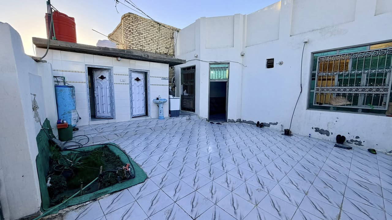 بيت للبيع طابو زراعي سند 25 تحويل مباشر ✅
مقابل جامعة القاسم الخضراء 
الفرع المقابل استدارة حسن فدعم 
مجمع حجي حسين الجديد 

#السعر 48 وبيه مجال بسيط ☑️ 

ـــــــــــــــــــــــــ 

المساحة 200 متر 
#اساس بوكس بناء طابوق سقف اعكادة 

ــــــــــــــــــــــــ 

 خدمات كاملة 
ماء مجاري تبليط كهرباء مولدة ذهبي ✅ 

ــــــــــــــــــــــــــــــ
غرفتين نوم 
صاله استقبال  
مطبخ حار وبارد 
حمام وصحيات شرقي وغربي خارجية 
ممر خلفي 
السطح فرشي 
طارمة كبيرة كراج سيارة 
#البيت جاهز للسكن بدون نقص 
ــــــــــــــــــــــــــــ 

للأستفسار أكثر مراجعة 
#مكتب_محمد_الجبوري لبيع وشراء عقارات القاسم والمقاولات العامة والتصاميم الهندسية 
#المكتب_مجاز_رسمياً والمكاتبات رسميه لضمان حقوقكم ✅ 
#عنوان المكتب شارع الجديدة مقابل مدرسة الزهراء مجاور اسواق نمبر ون 
***********  📲 
***********  📲
