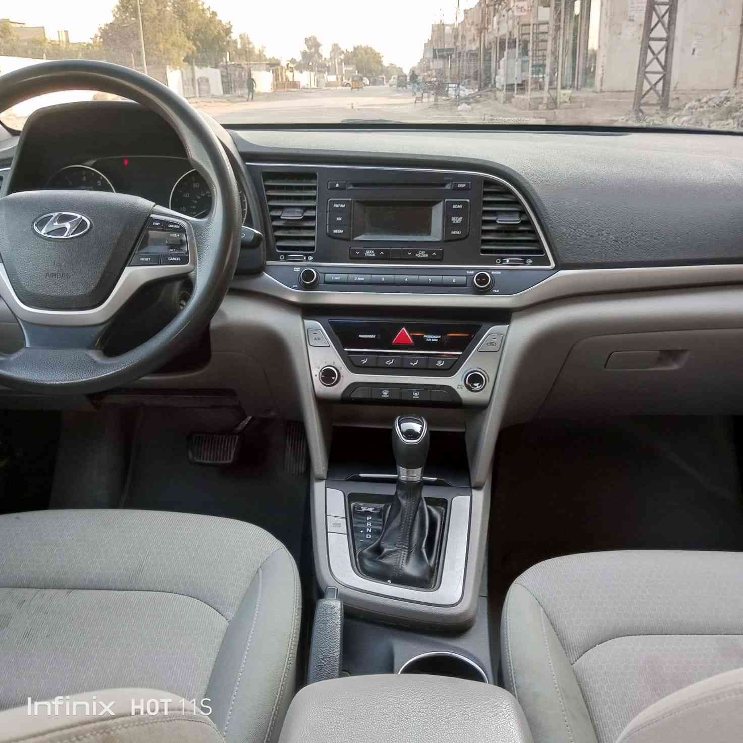 السلام عليكم 
اللهم صلي على محمد وال محمد 
انترا موديل 17وارد امريكي السنوية 2029 باب الصدر والجاملغ الأيمن فقط رقم واسط
وباسمي تحويل مباشر 
مكينه وكير نظيفات مكفولات باتري جديد 
السيارة استعمال بيت ودوامي فقط 
بيها منظومه غاز
مكان السيارة بغداد    ***********
