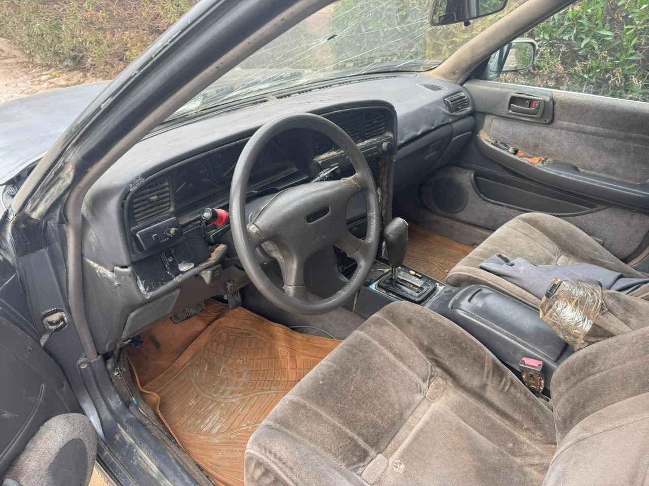 مارك بلاديه بدون صبغ
كير ومحرك شرط محرك 2500
رقم صلاح الدين شرط التحويل 

السعر 22 وبيها مجال 
الشراي يتصل ***********
