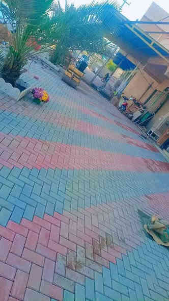 نشتغل انواع الارصفه شوارع حدائق مدارس دوائر 

 سعر (المتر 3لاالف وبيه مجال)/***********.  *********** يوجد كرسته وعمل بسعار مناسبه وجميع المحافضات
