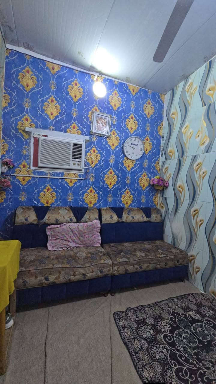 السلام عليكم اخواني اعزاء

دار سكن مساحه 100متر 

طابو زراعي عراقي 
يحتوي علا غرفتين ..صاله .مطبخ .منور .كراج .صحيات خارجيه.
العوجه شارع مقيمين 

سعر 38 بي مجال 

للاستفسار ***********  مع وتساب
