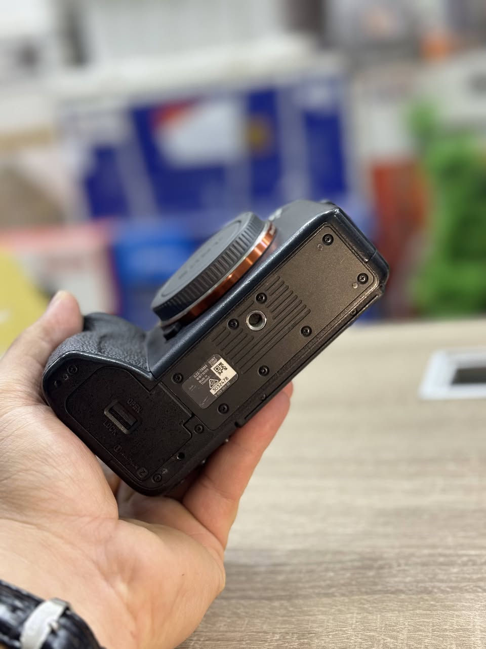 سوني R4 شتر 33 k توصيل موجود
***********
