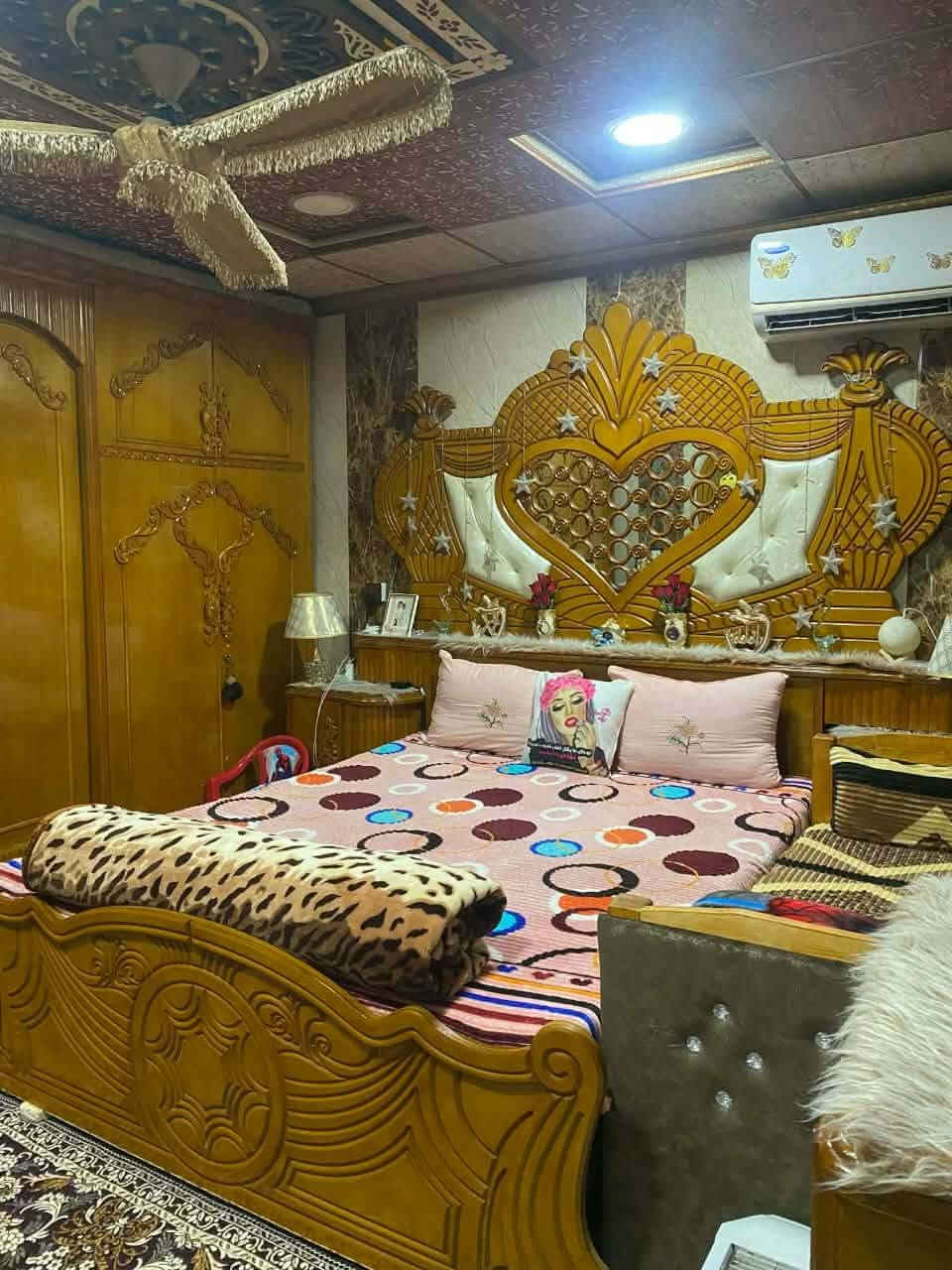 غرفه صاج ثقيل نضيفا ٩٠ بل ميه صاج تكمه ٩٠٠ وبيها مجال بصيط ***********

