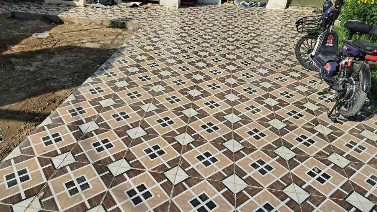 دار البيع بحي الصدرين
بيت كامل بنا۽ بلوك بس مرتب وحلو
كامل غرف عدد ثنين
صاله + دوانيه
مطبخ حمام داخلي
تواليت خارجي فقط
سعر 88 وبي مجال قليل
مساحه 250 طابو صرف
الستفسار مراسله صفحه
او نتصال ع رقم ***********
وتساب متوفر
