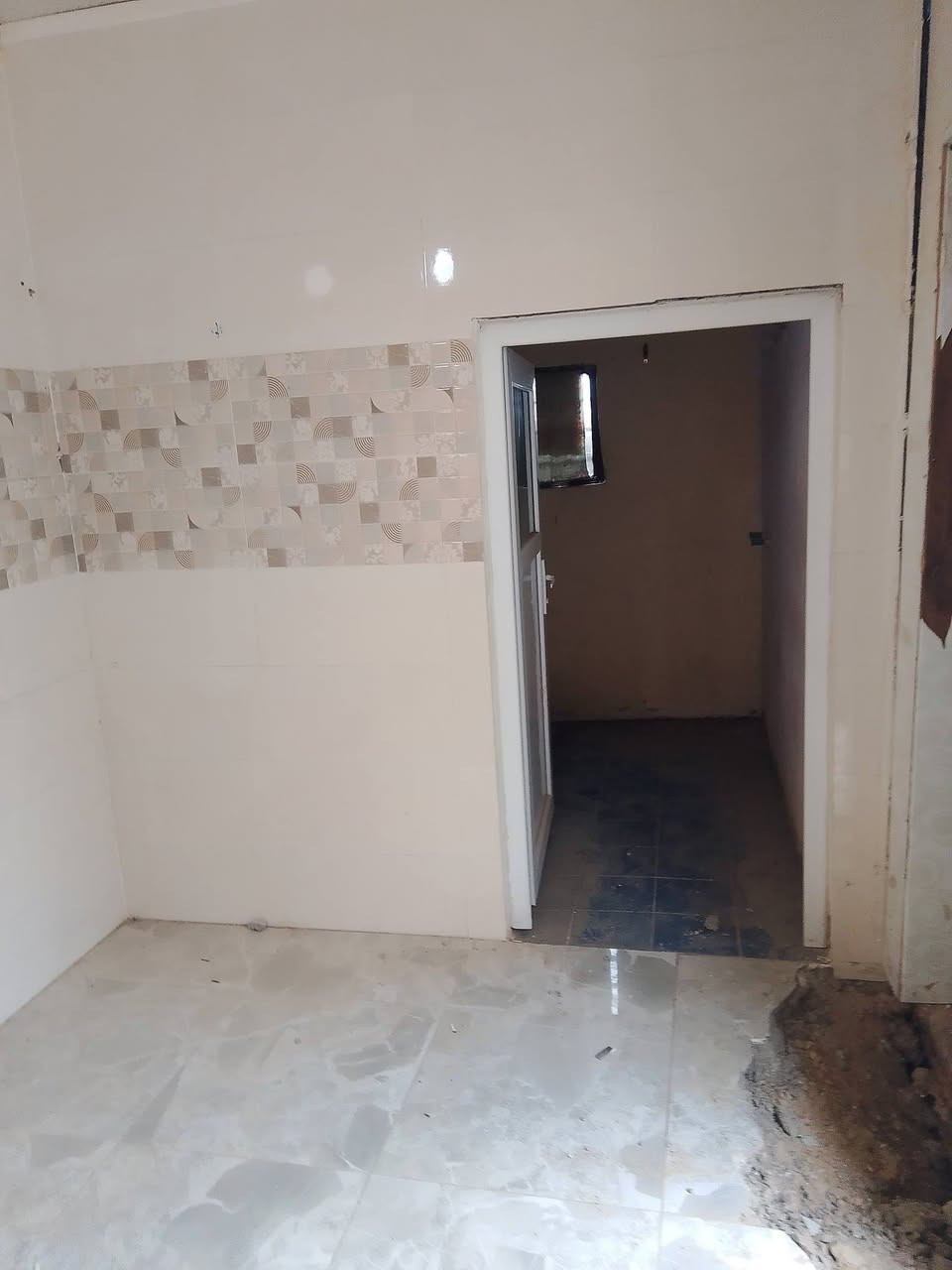 بيت للبيع 250متر بسعر 27مليون طريق سيد ابراهيم المسيب وره سكة القطار ... تواصل *********** ابو مصطفى النصراوي
