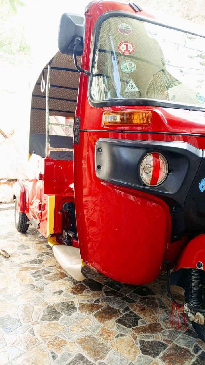 السلام عليكم 
تكتك للبيع 22 مكينه كفاله عامه كفاااله من تنقيص وتبخير وفتح الكسر كفاله من ضربه ماعدا ضربه جوه بك لايت 3 اصابع ومرجع بارد مامبين وبيه رش صبغ قليل علمود الشخوط اوراق خالد وصادق 
مكاني بابل الحمزه الغربي السعر اتصل او واتساب ***********
