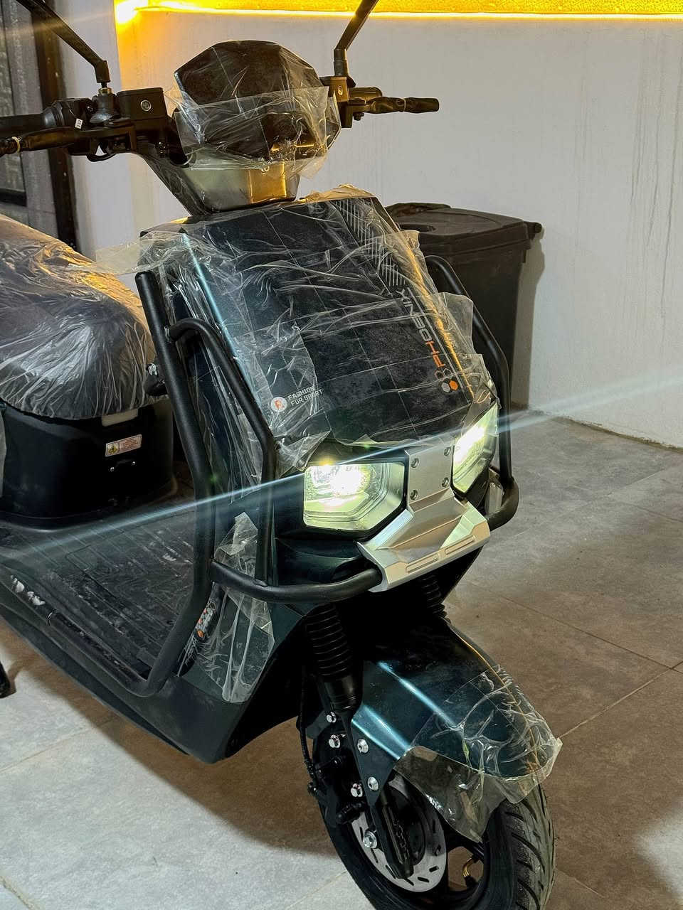 دراجه شحن استيراد خاص من الصين 
دراجه 0كيلو زيرو كبيره الحجم مدرعه درع امامي خلفي 
. مواصفات 
6بطاريات 72v حجم دبل تقنيه جرافين عمر طويل 
.
مفوله مواصفات ملف 2000w لايت زينون عالي ناصي 
دبل اشاره هورن سياره 
نضام رجوع R 
نضام الحمايه P 
بريكات دسك امامي خلفي  
تتحمل وزن 250kg  
دبل صندوق وسطي +خلفي 
دبل سويج تشغيل عن بعد 
شاشه تبين سرعه مسافه مشاكل 
.
دراجه كلفتني من صين مع جمرك و شحن بحري و ضريبه و تخليص جمركي ميناء ام قصر 950ألف 
.
سعر 950ألف فقط سعر مناسب مواصفات عاليه دراجه عملاقه 

مكان دراجه كركوك طريق بغداد 
للحجز والاستفسار واتساب على الرقم ***********
