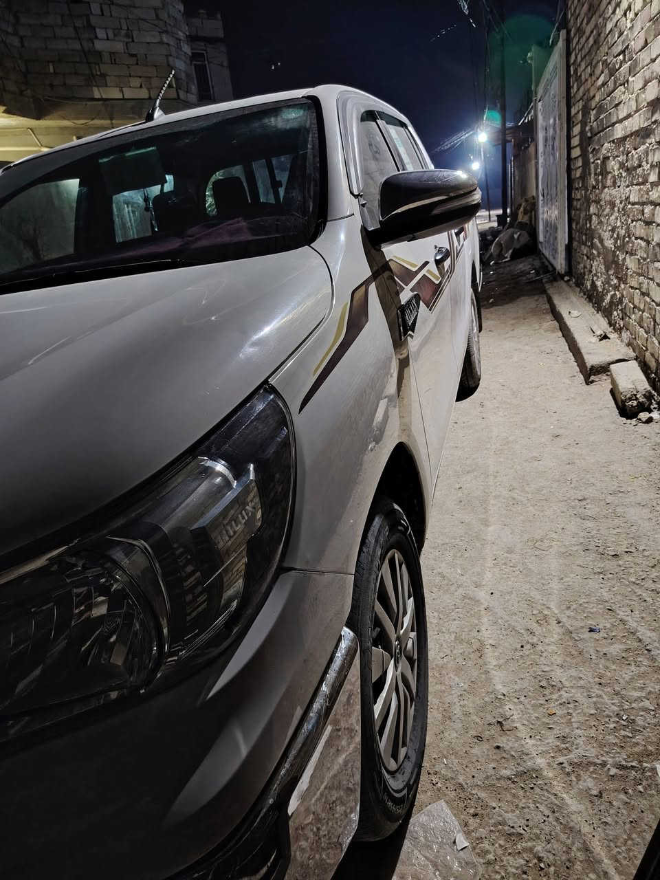 سلام عليكم
هايلوكس 2017 السياره جاهزه خير من الله بيه باب الوره شبر صبغ وباب العبري اصبعين صبغ
***********
