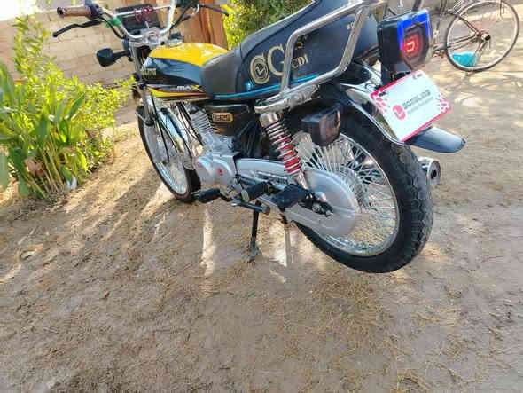 سلام عليكم دراجه تايكر للبيع كفاله عامه موديل 25 زيرو  محرك ما مفتوح  كرهبايات كلهه شقاله هندر واحد اوراق كامله مكان بغداد دوره شارع 60(ملاحظه جهازي يكون مغلق من ل7صبح لحد 3ضهر) وره ضهر متواجد رقم الهاتف ***********بي واتساب ول خاص مفتوح وسعرهه 700وبيهه مجال قليل قليل حك جيه
