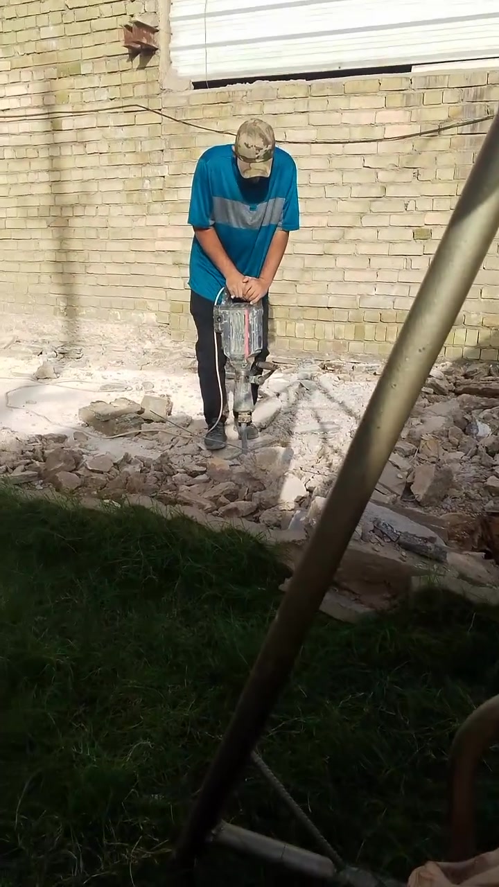 السلام علیکم کادر تفلیش الرباطات تکشیر الجدران وقلع ارضایی ورفع النقاذ بغداد فقط اتصل وبخدمتک ***********
