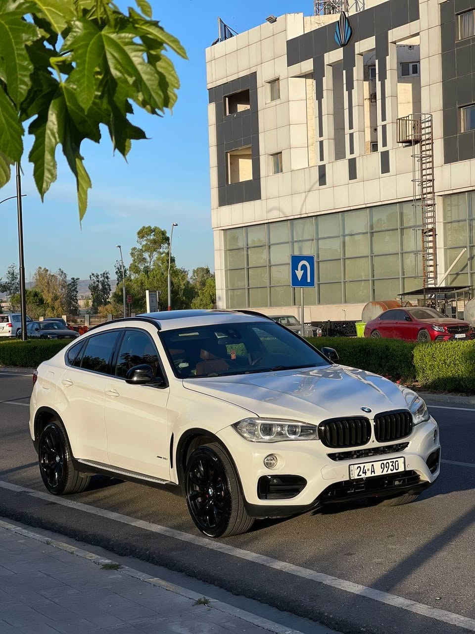 BMW x6 2017 للبيع 
مكينه 6 سلندر turbo
صبغ: ٣ قطع 
موصفات السيارا luxury line يعني مفوله للاخير 
لاستفسار *********** 
سعر 236 و بيه مجال للشراي أربيل, العراق
