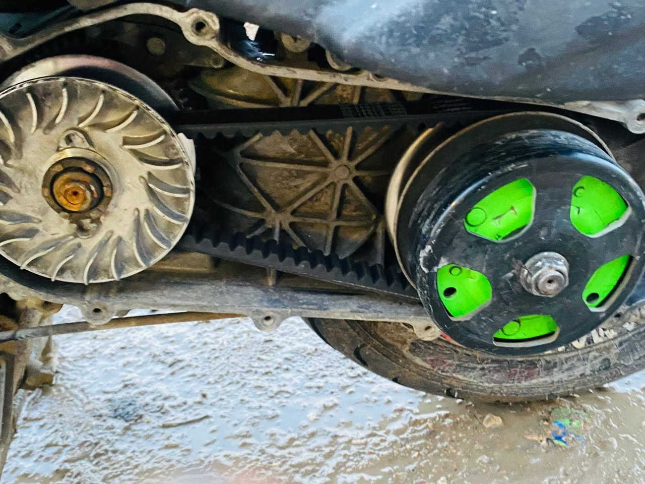 السلام عليكم دراجه سكنس فحل دراجه خير من الله كلجات رياضي نوع توبو  شلعه ونعدل مرعبه شرط بطناش مكينه ناعمه السعر ٤٢٥ العنوان بغداد ***********
