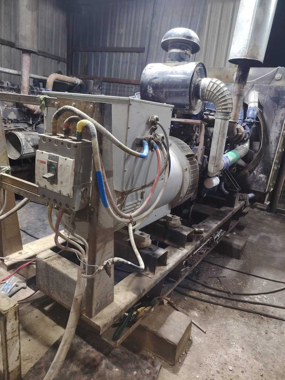 السلام عليكم مكلف نشر
موقع للبيع المكان محمودية
اثنين مولدت
1 شتاير24ولف
2بومة سكانية 124
250 KV
حصة كاز 250
الحمل 900 قابل للزيادة
ب.سعر مناسب التواصل ***********
