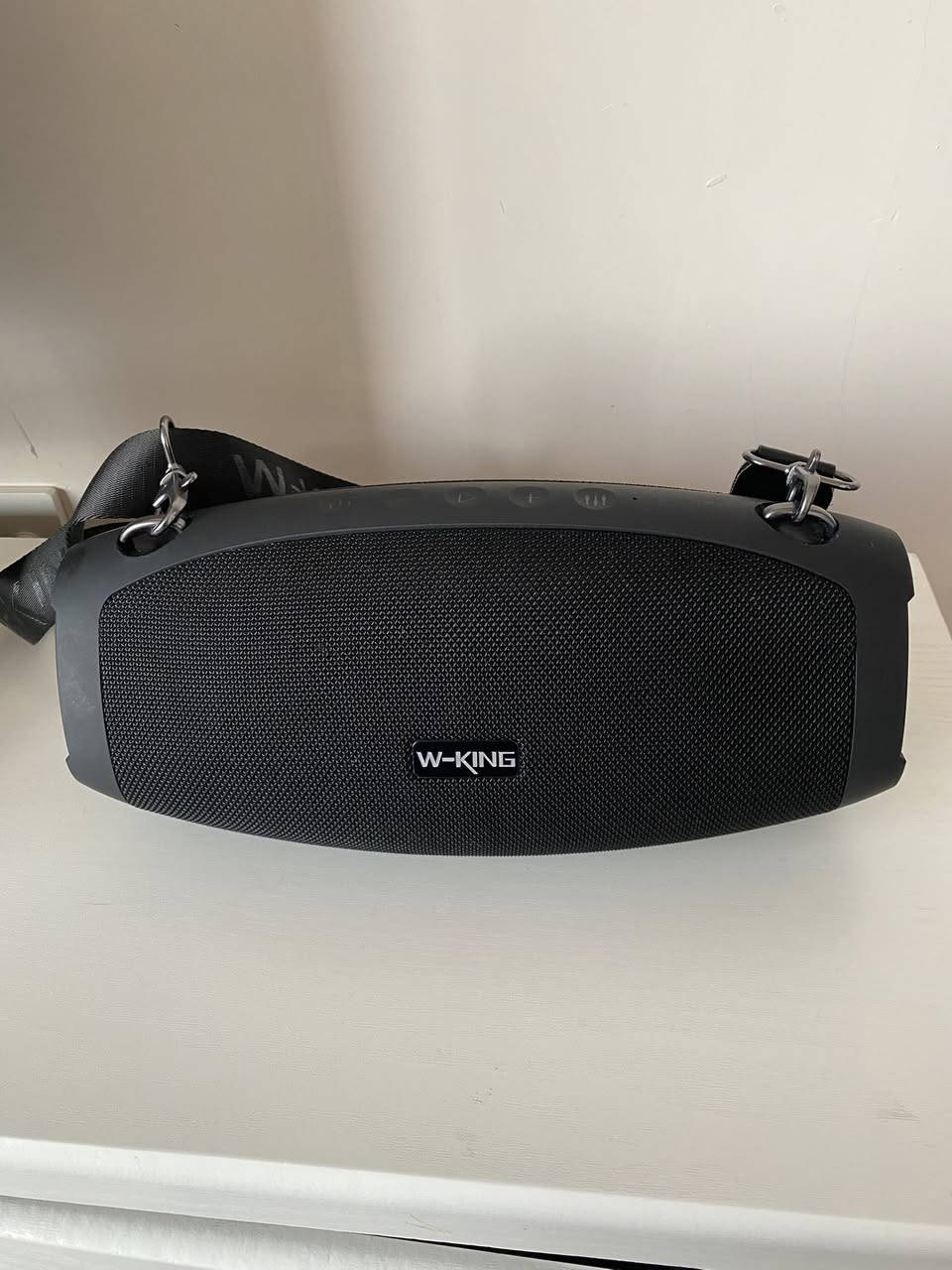 مكبرات صوت بلوتوث W-KING بقوة 70 واط، صوت جهير عميق وقوي، مكبر صوت لاسلكي محمول مقاوم للماء بمعيار IPX6 للاستخدام الخارجي، بطارية بسعة 15600 مللي أمبير، معالج إشارة رقمية (DSP)، صوت نقي، 42 ساعة تشغيل، منفذ لبطاقة ذاكرة TF، منفذ AUX، تقنية NFC للحفلات والتخييم ،للبيع اول تم 120


**إذا كنت صاحب هذا الإعلان وتريد حذفه لأي سبب، رجاءا أرسل رسالة إلى الدعم الفني**