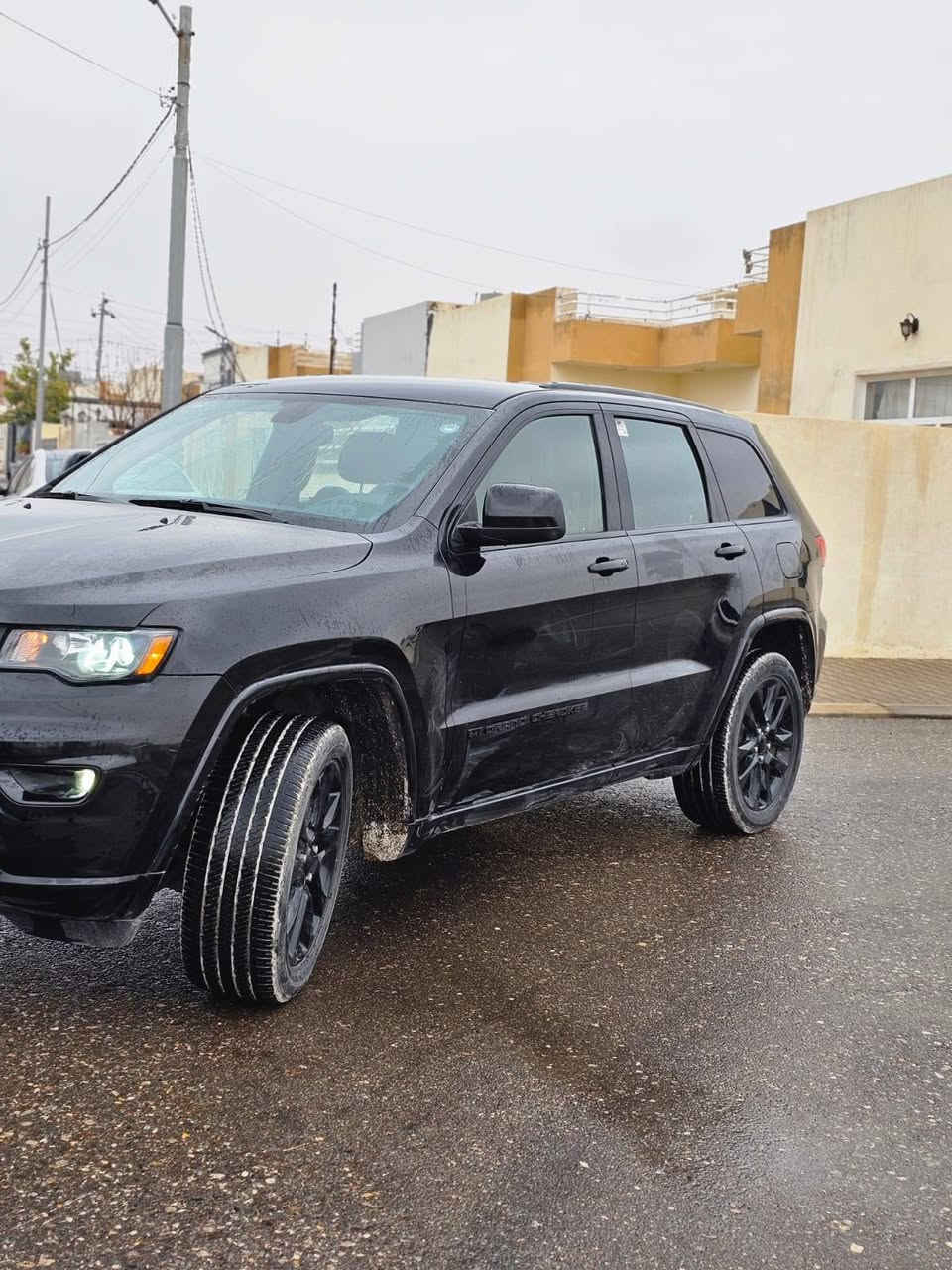 سلام عليكم جيب موديل2022 بلاك توب
 ايرباكات سليمه بيها جاملغ وربع بونيت
ماشيه 45 مايل سعرها 250 
رقم شاصي 
1C4RJEAG8NC128201

للاتصال ***********
