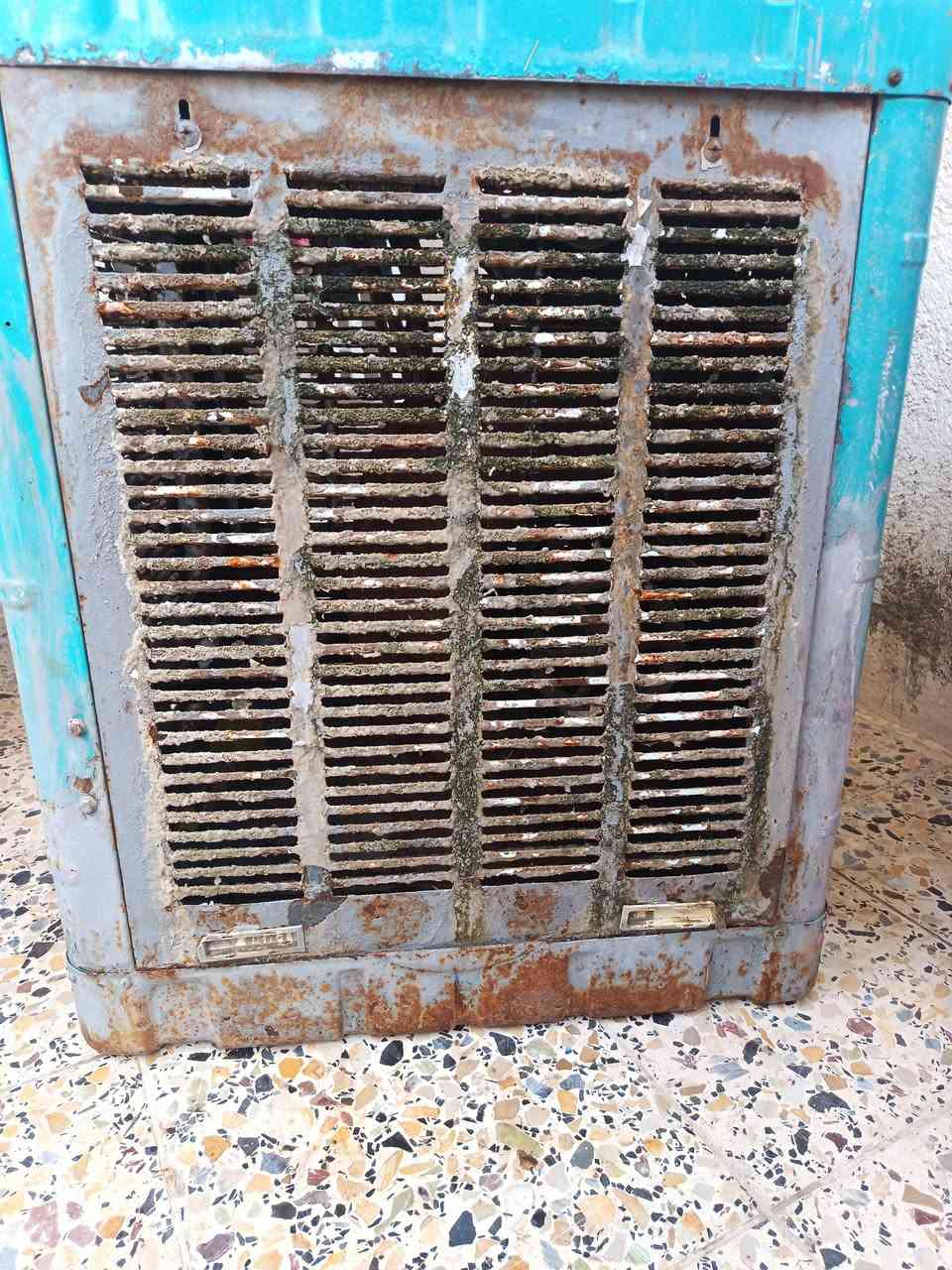 السلام عليكم هذني كلهن شغالات البيع مكاني الشعب ***********
