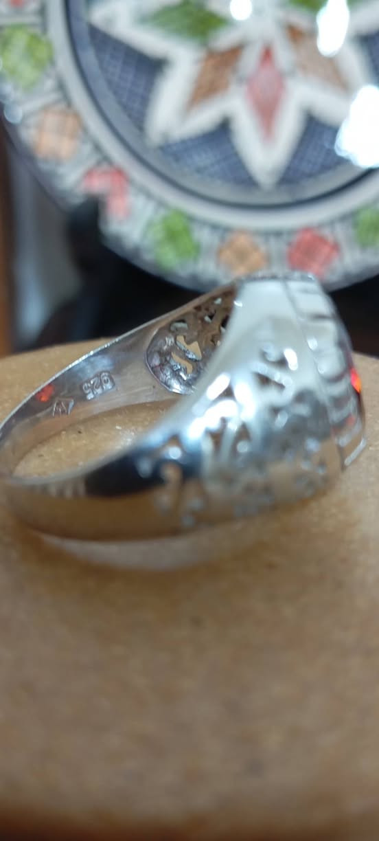 A beautifully crafted pure sterling silver ring crowned with a citrine stone.


**إذا كنت صاحب هذا الإعلان وتريد حذفه لأي سبب، رجاءا أرسل رسالة إلى الدعم الفني**