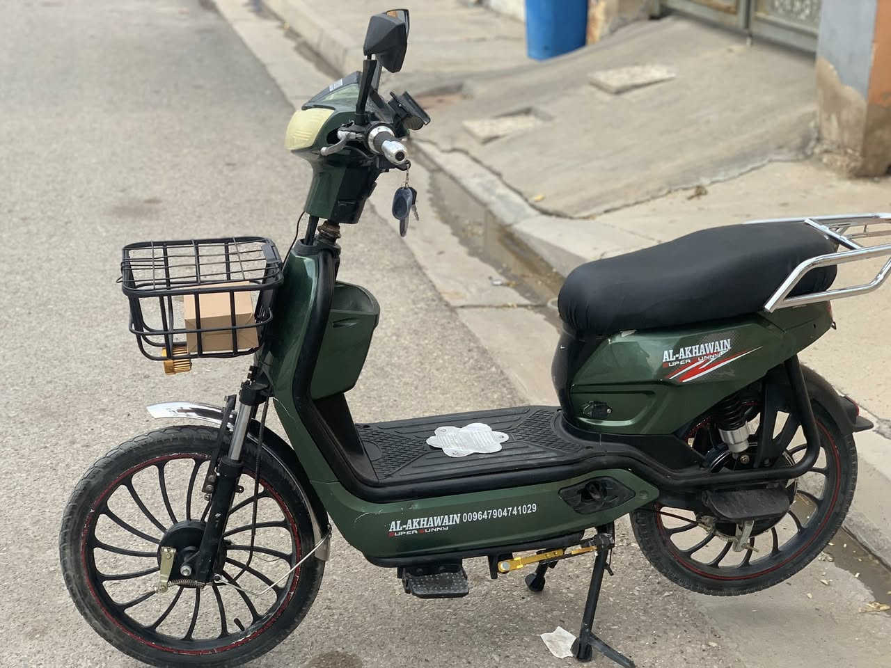 السلام عليكم دراجه زيرو فول مواصفات نضيفه حيل بطاريات شرط ع الفحص دراجه نضافته  واحد ع واحد جهاز إنذار بصمات 2 السعر 380 وبي مجال للاستفسار ***********
