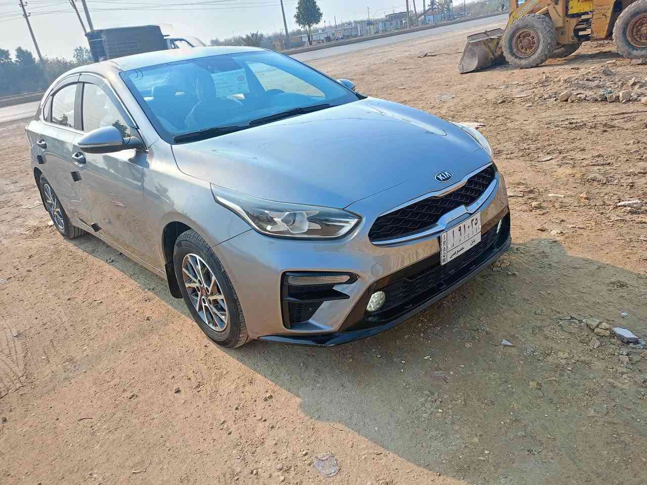 سلام عليكم سيراتو للبيع رقم بابل سنويا مشروع وطني سيارة خليجي كير ومحرك جدد تخم تاير جديد سياره جاهزة من أي نقص السعر 130 وبيها مجال العنوان واسط العزيزية الاتصال ع رقم الهاتف ***********
